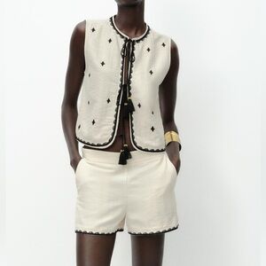 NWT ZARA Cream and Black Embroidered Shorts